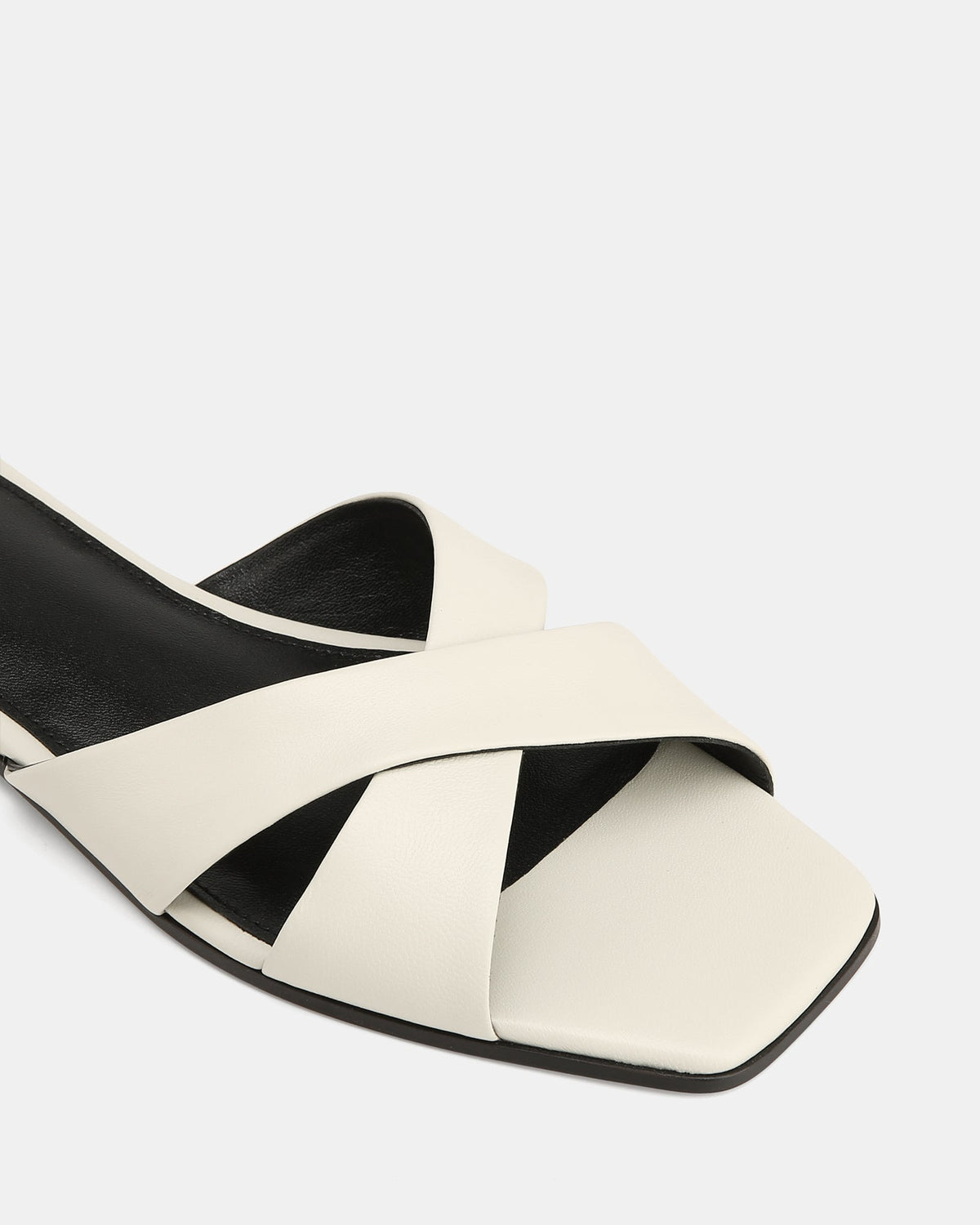 Emery Flat Sandals Off White Leather