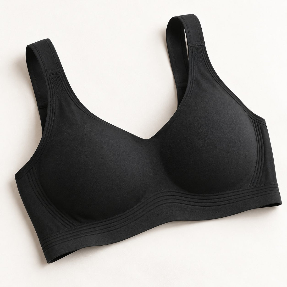 The Everyday Wireless Bra in Black, detail view