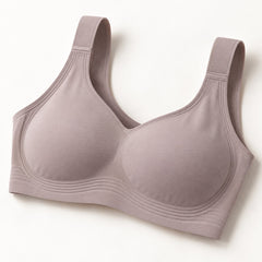 The Everyday Wireless Bra in Silk, detail view