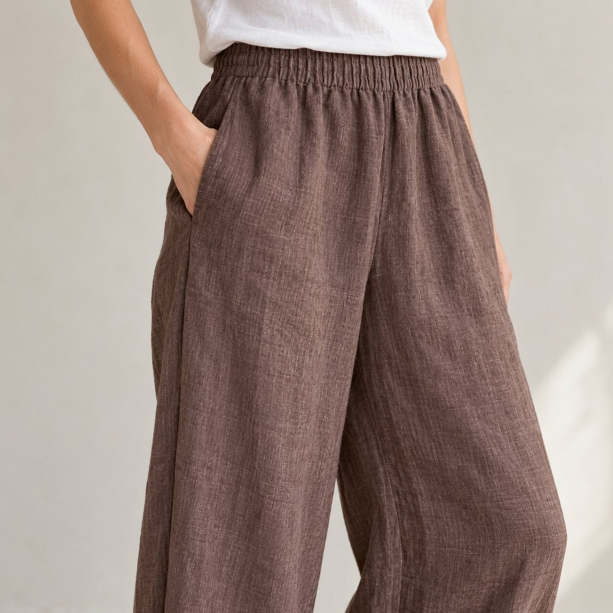 The Wide-Leg Linen Trouser in Chocolate Brown, detail view