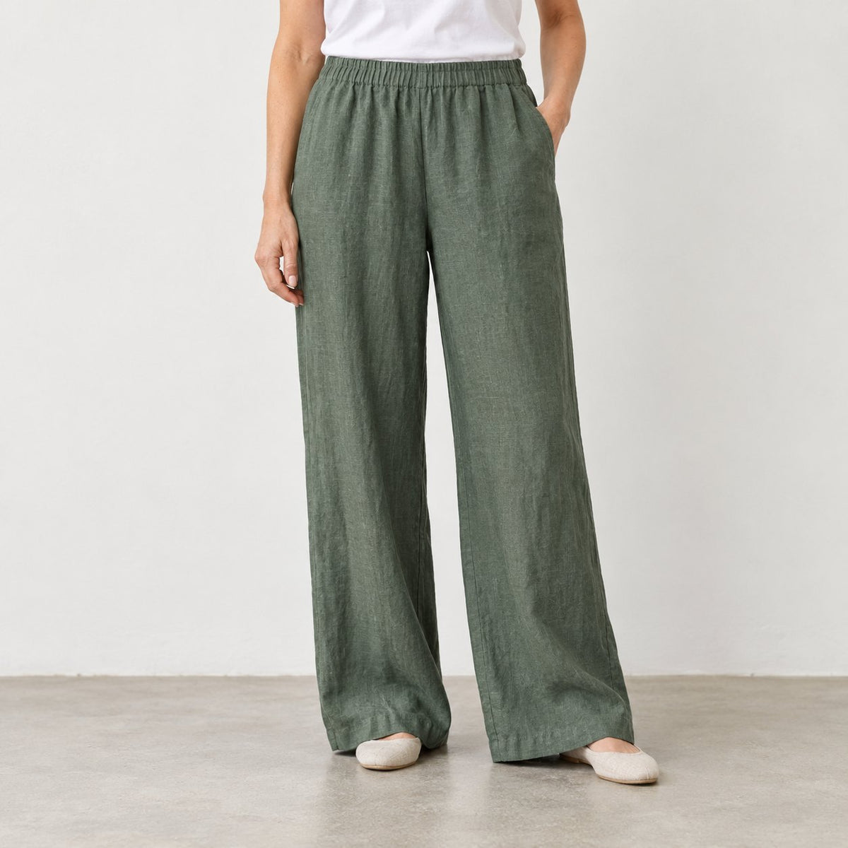 The Wide-Leg Linen Trouser in Forest Green