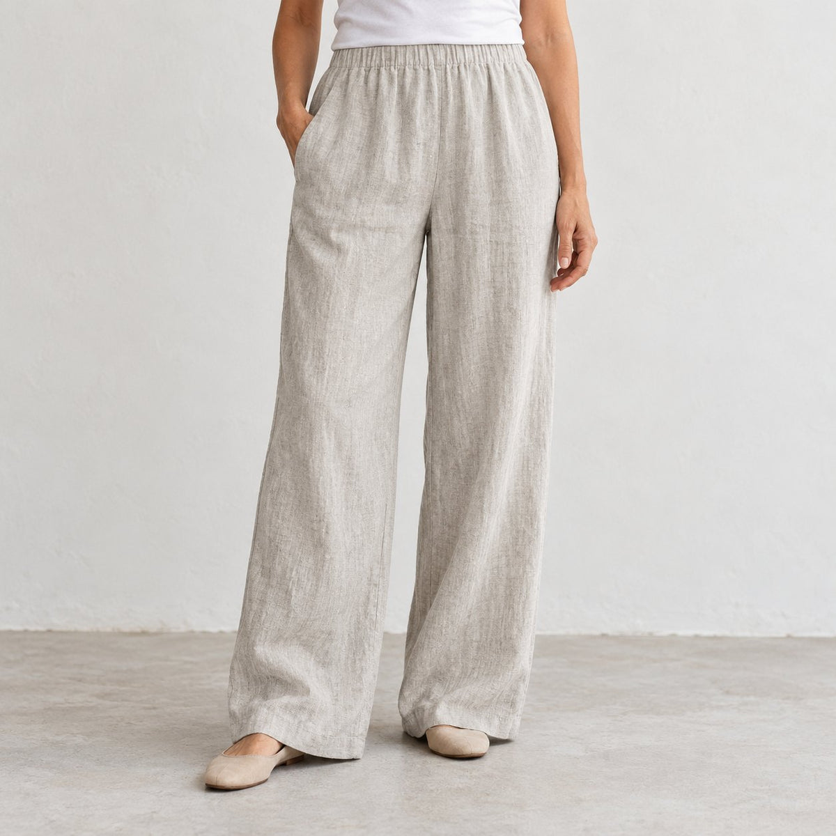 The Wide-Leg Linen Trouser in Natural Linen