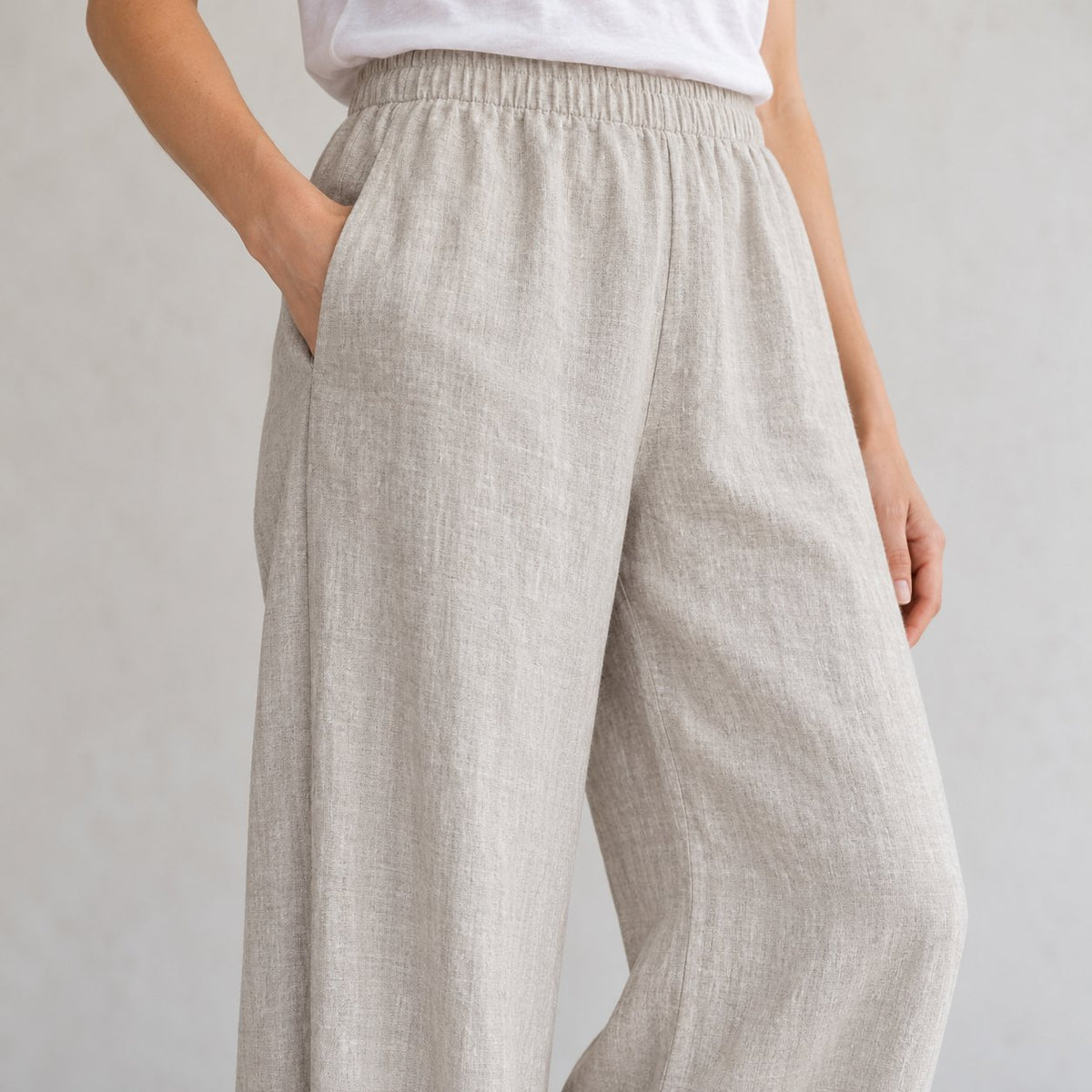 The Wide-Leg Linen Trouser in Natural Linen, detail view