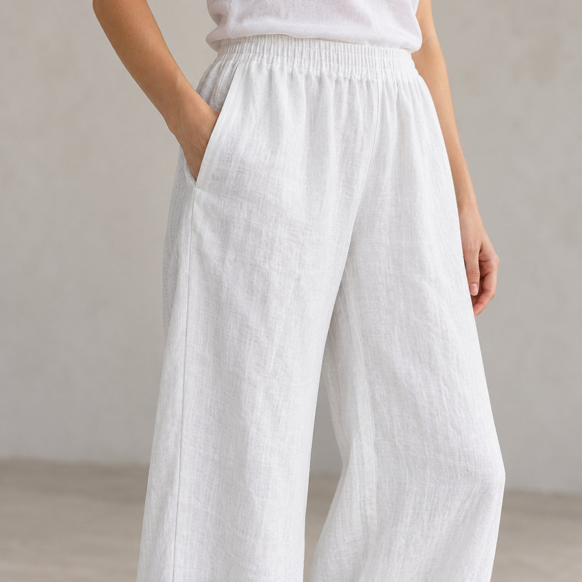 The Wide-Leg Linen Trouser in White, detail view