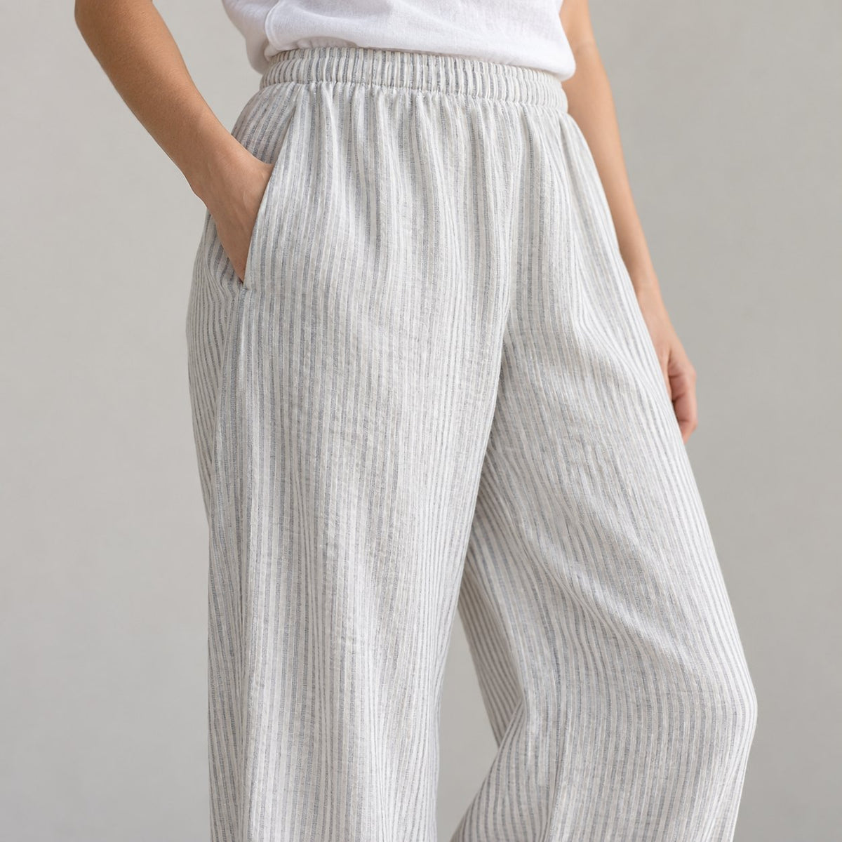 The Wide-Leg Linen Trouser in White Natural Stripes, detail view